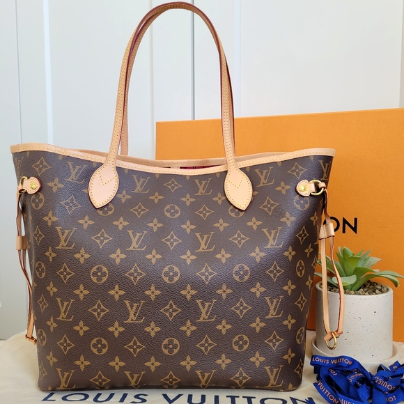 Louis Vuitton Handbags - 💕CLASSIC Louis Vuitton Neverfull MM Monogram "PEONY/Hot Pink Interior" Tote Bag